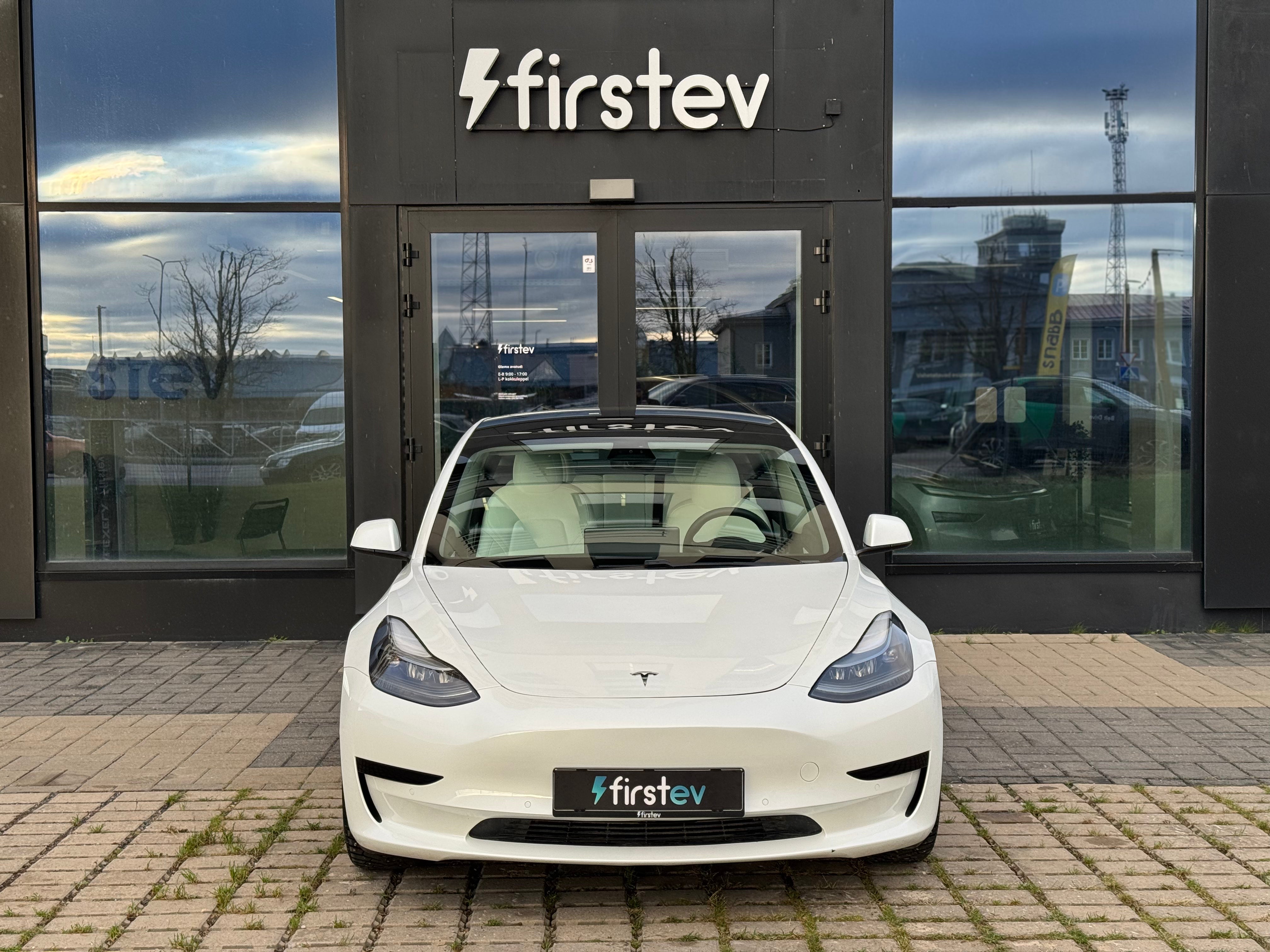 Tesla Model 3 Standard Range Plus 2021