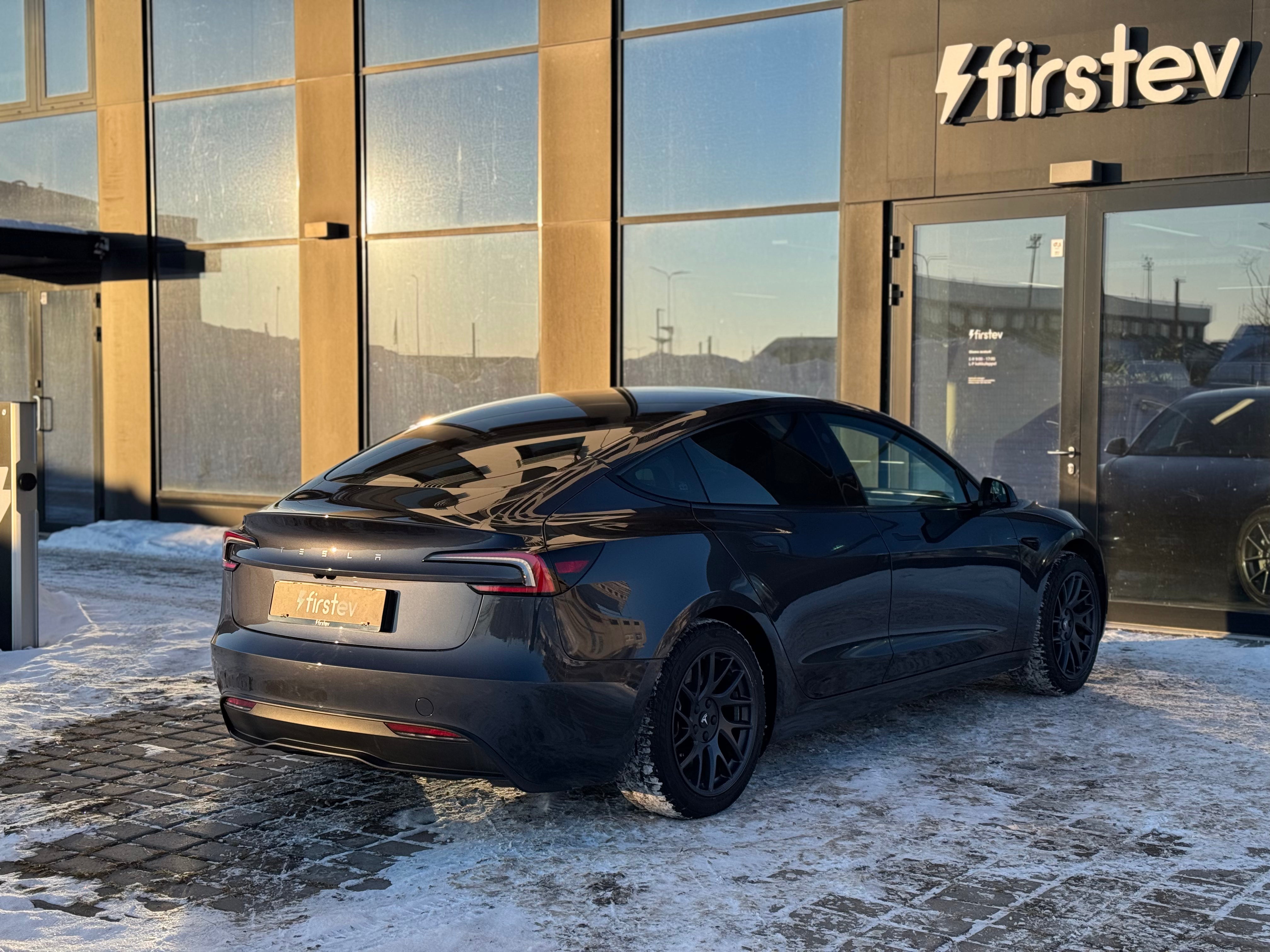 Tesla Model 3 Standard Range RWD