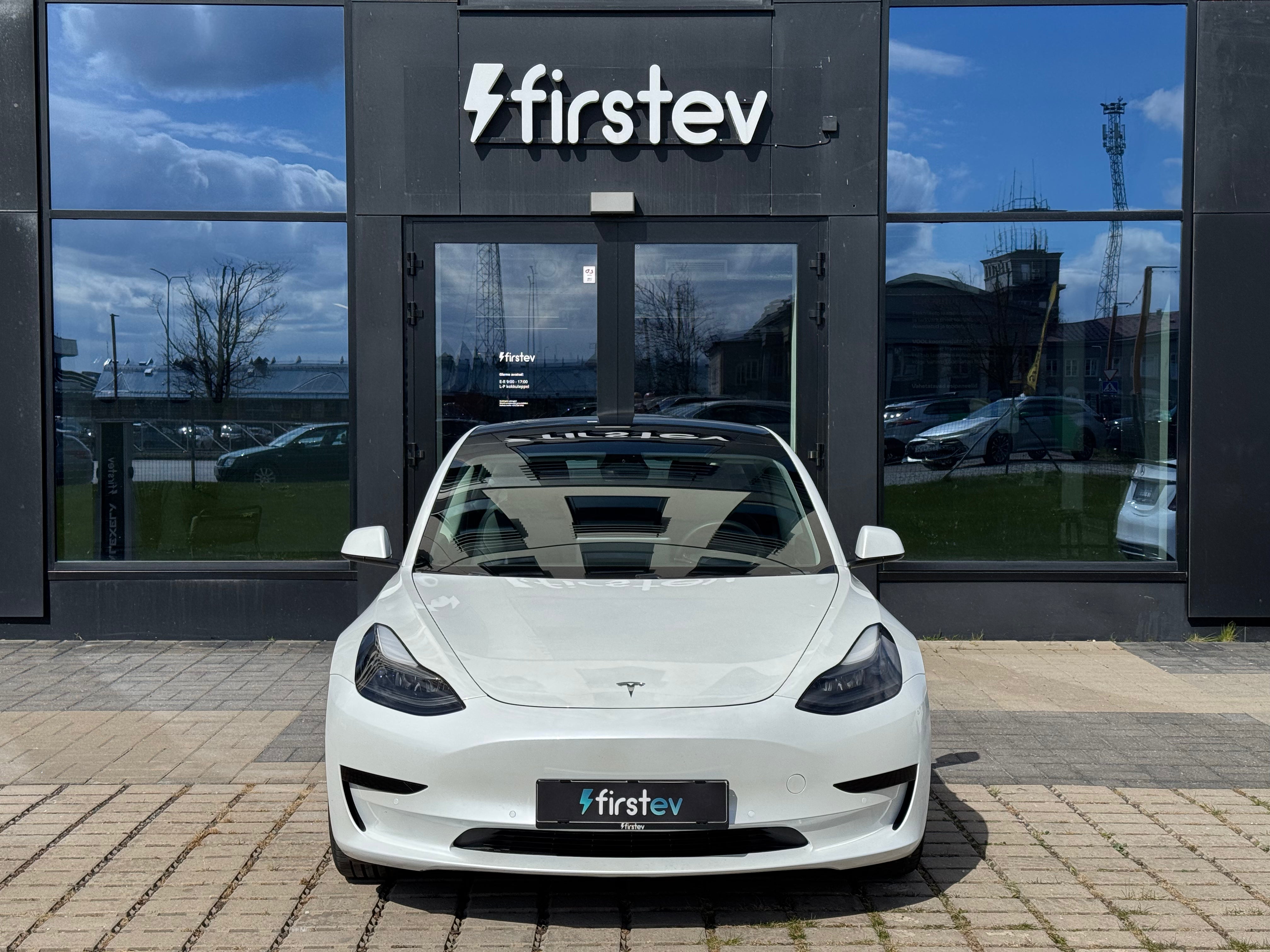 Tesla Model 3 Standard Range Plus 2021