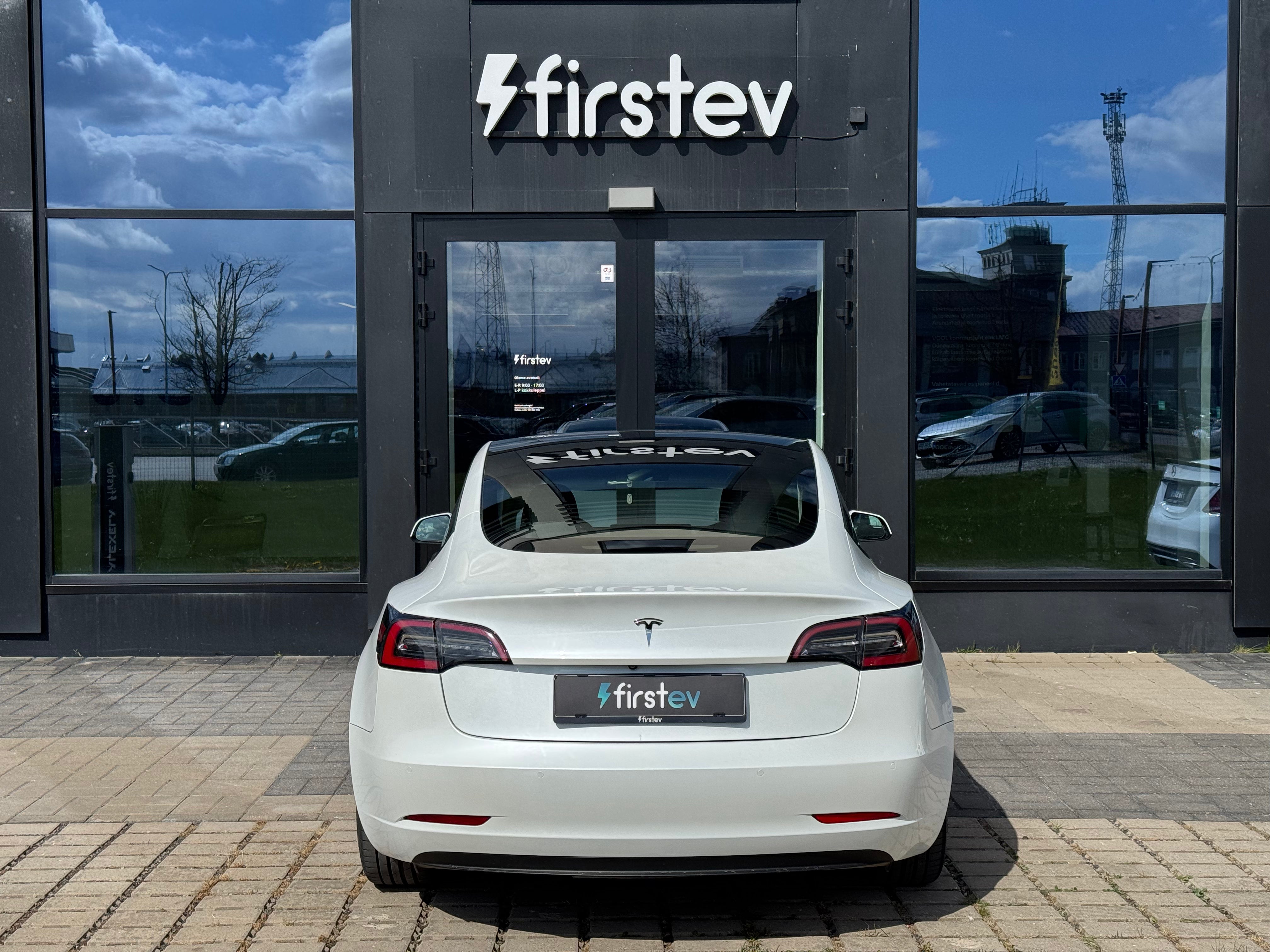 Tesla Model 3 Standard Range Plus 2021