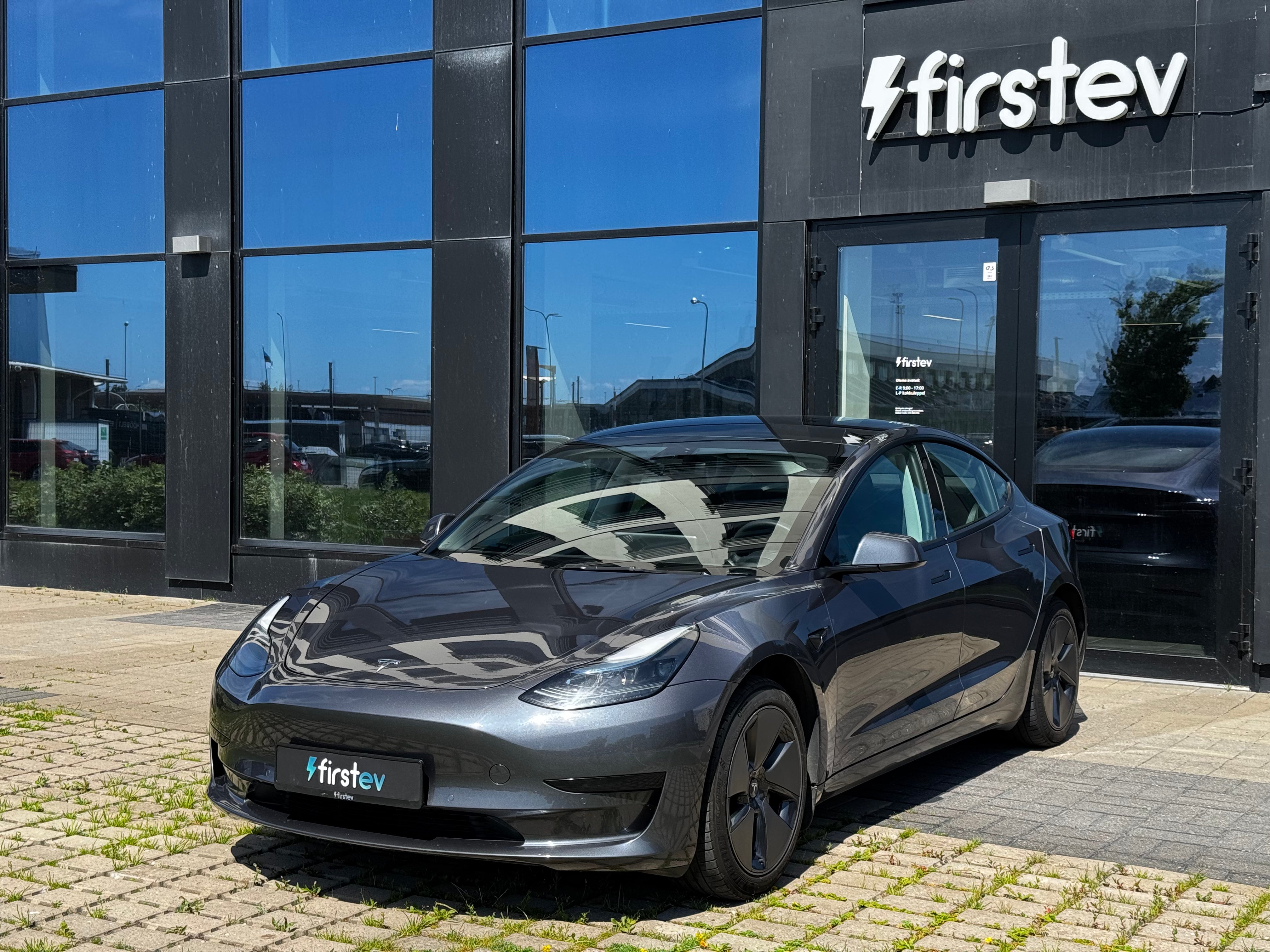 Tesla Model 3 Standard Range 2022