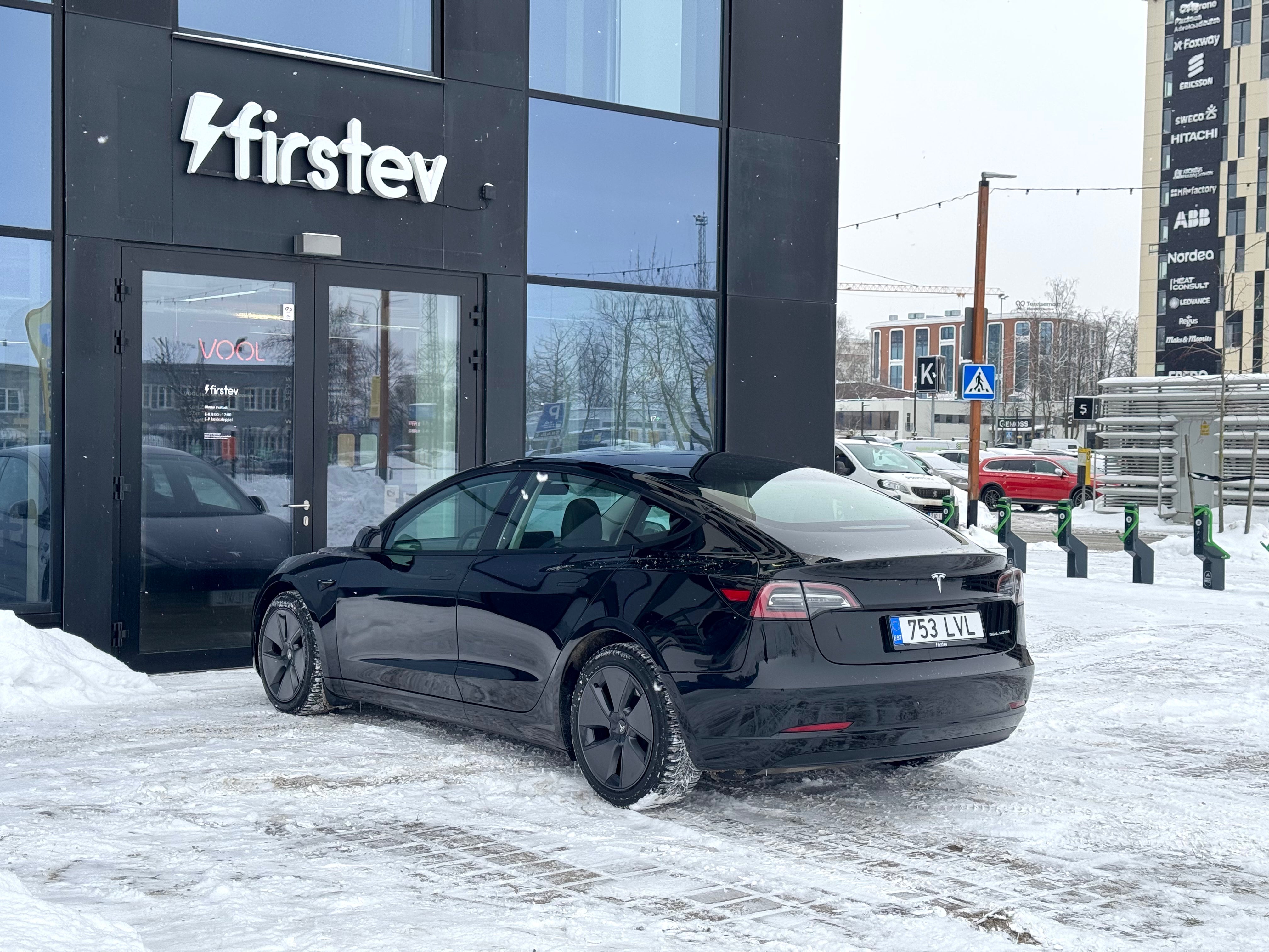 Tesla Model 3 Long Range