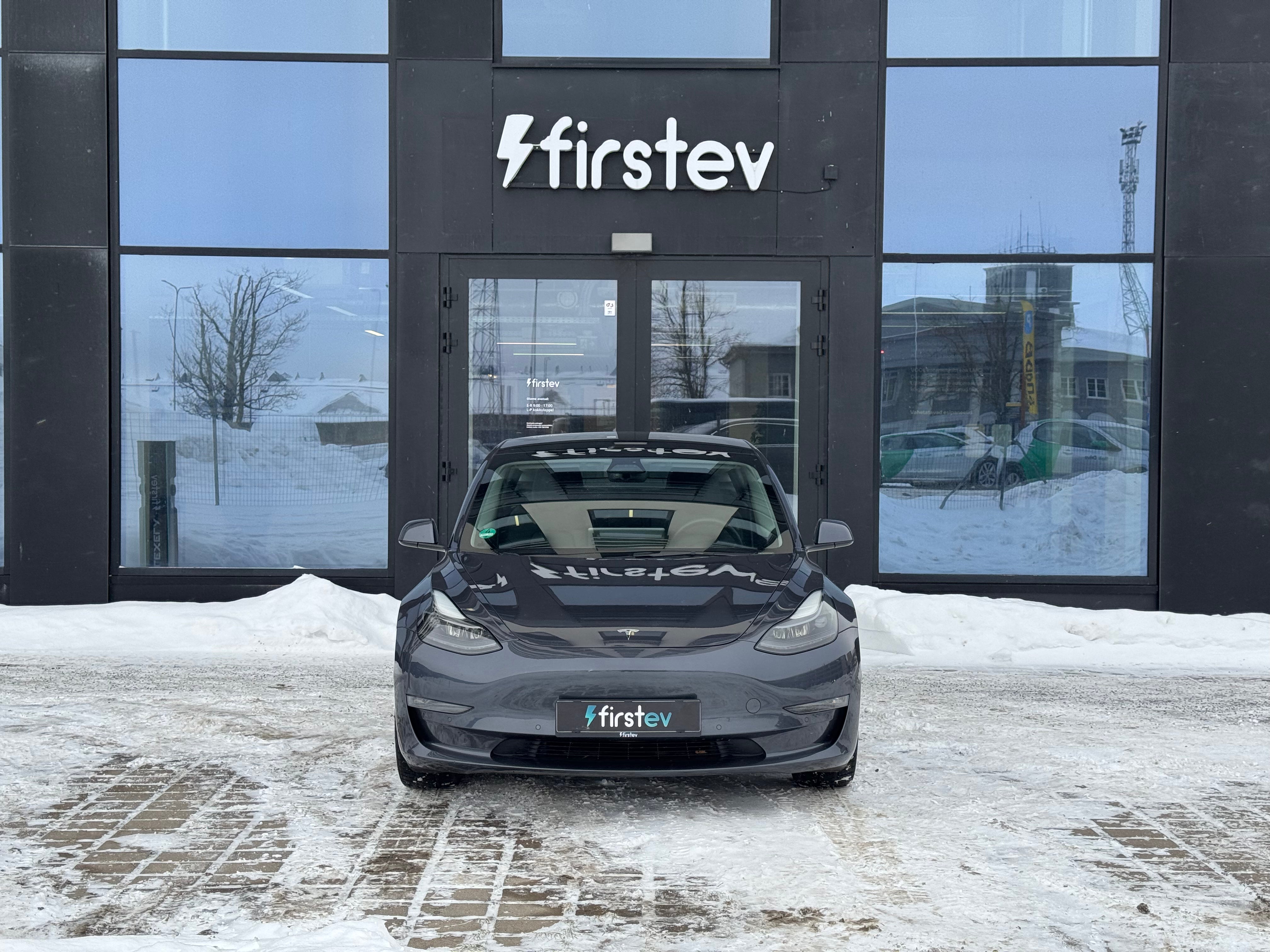 Tesla Model 3 Long Range