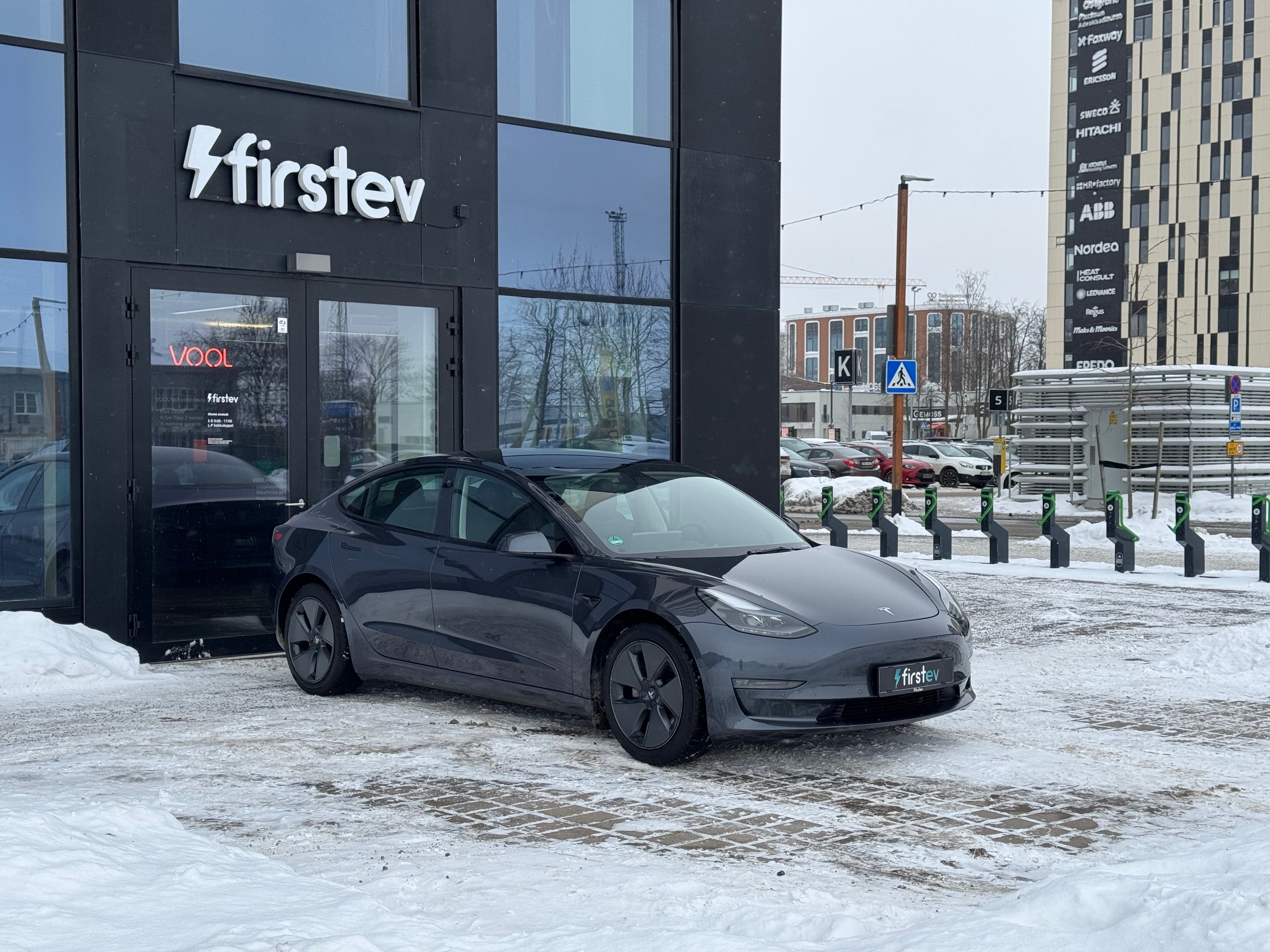 Tesla Model 3 Long Range