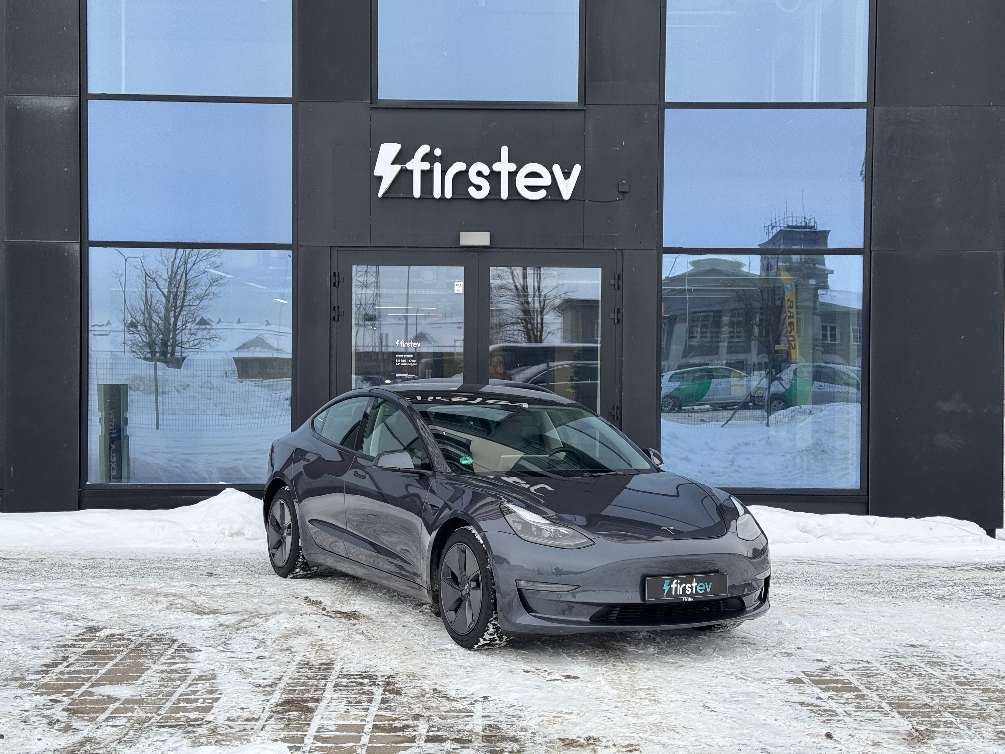 Tesla Model 3 Long Range