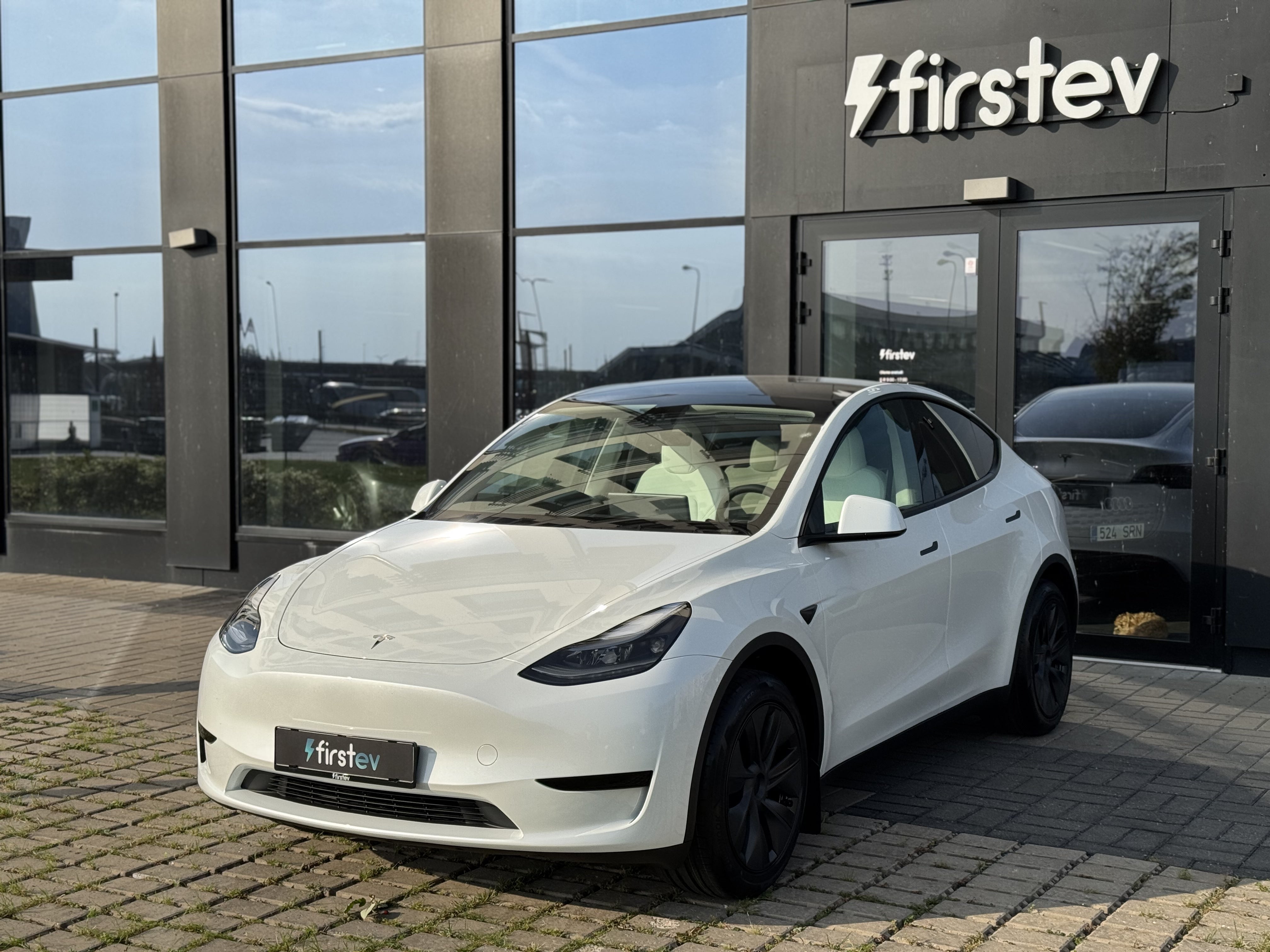 Tesla Model Y Long Range RWD 2024