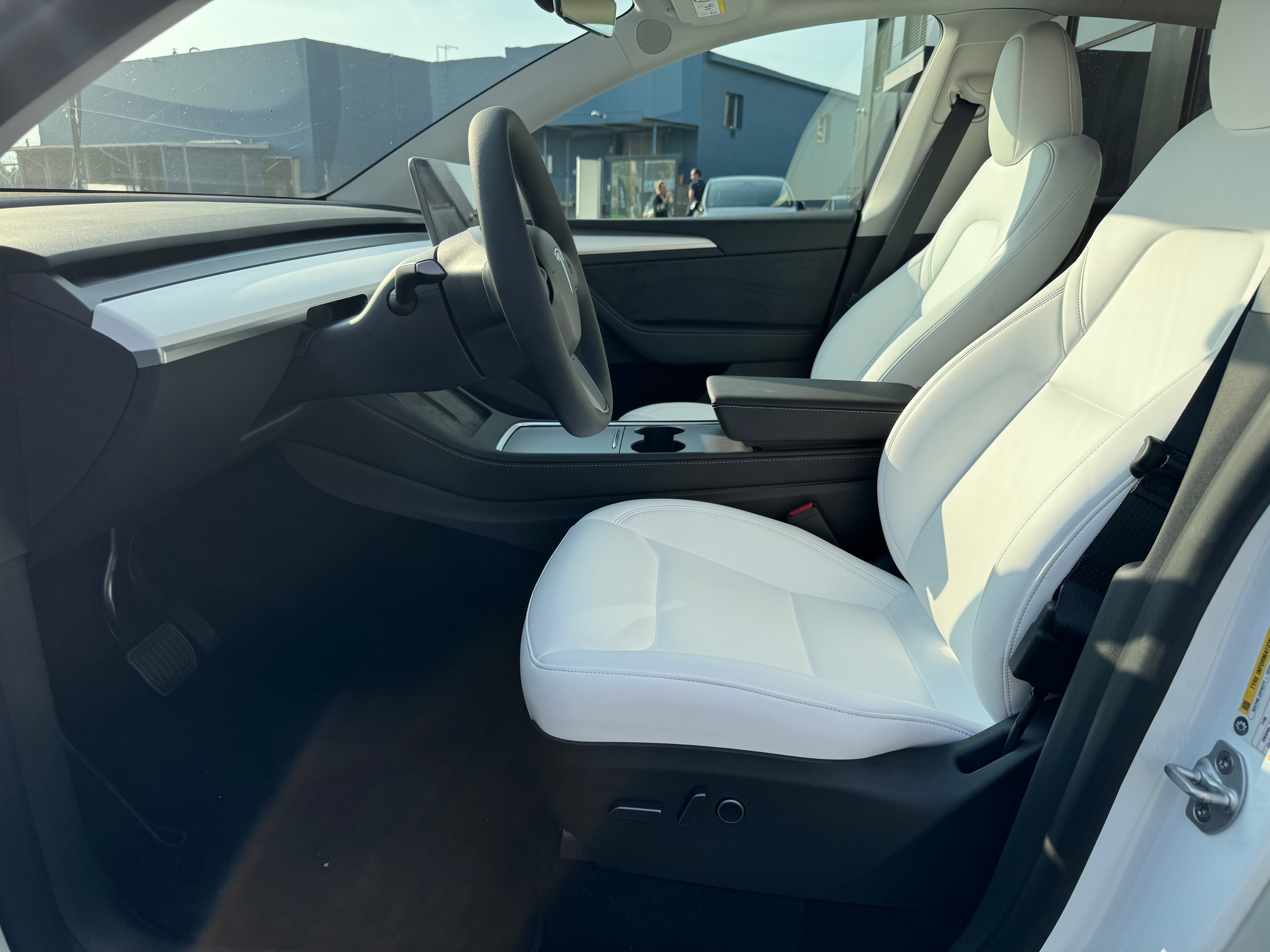 Tesla Model Y Long Range RWD 2024