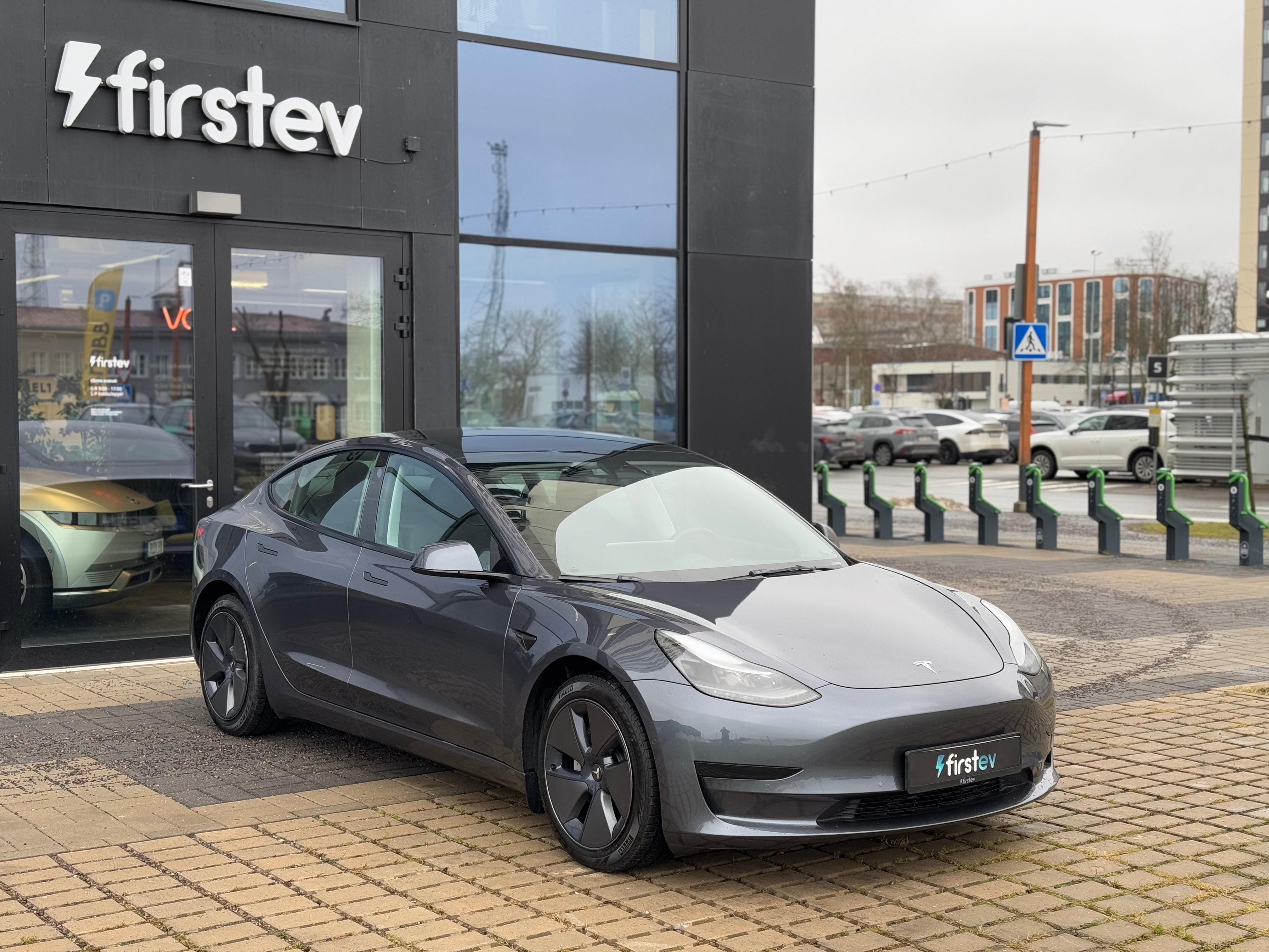 Tesla Model 3 Standard Range 2022