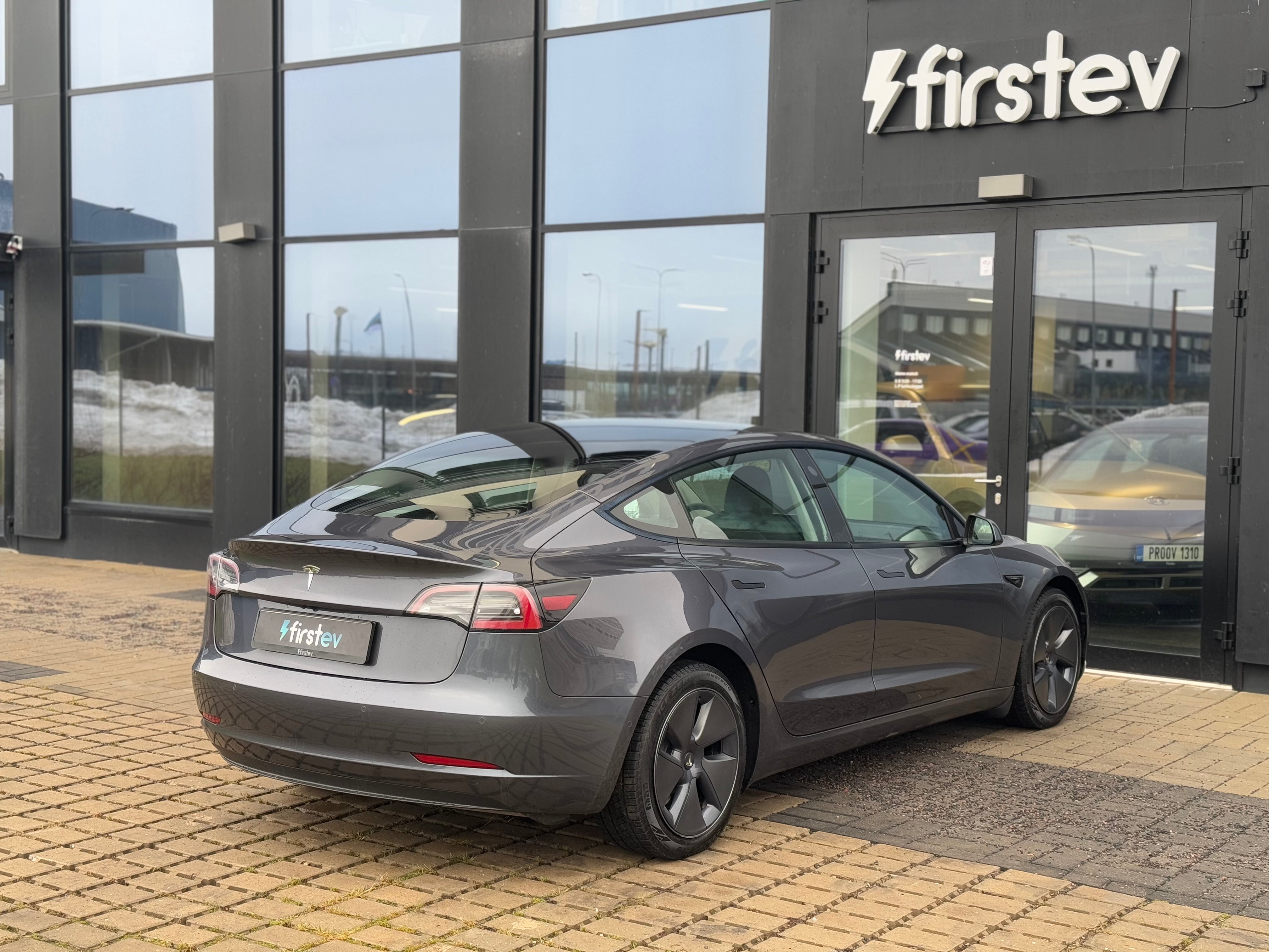 Tesla Model 3 Standard Range 2022