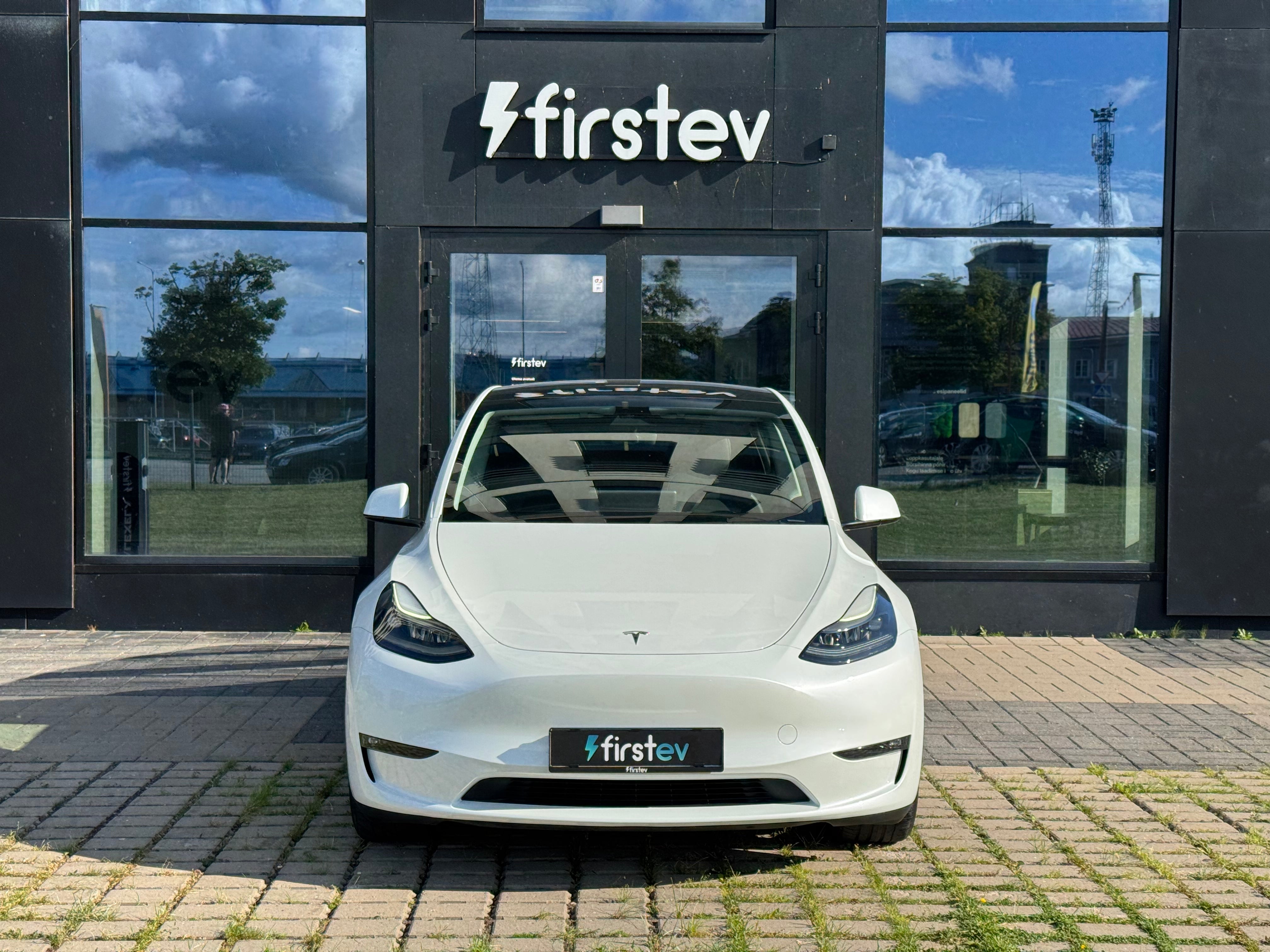 Tesla Model Y Long Range AWD 2023