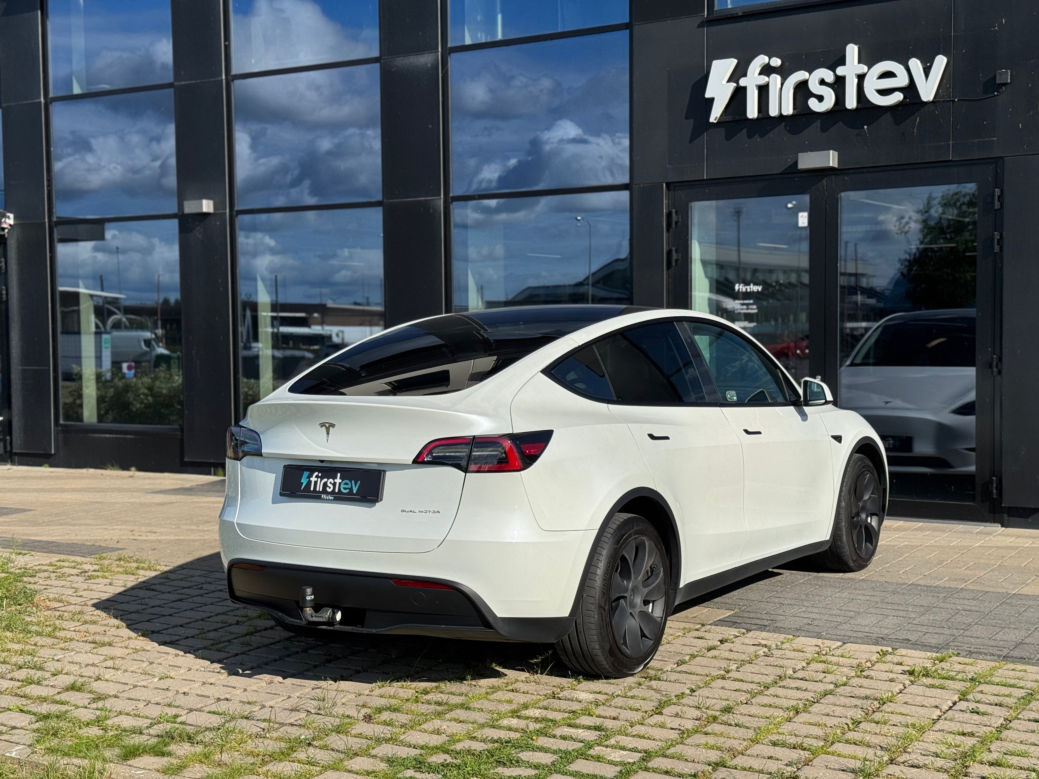 Tesla Model Y Long Range AWD 2023