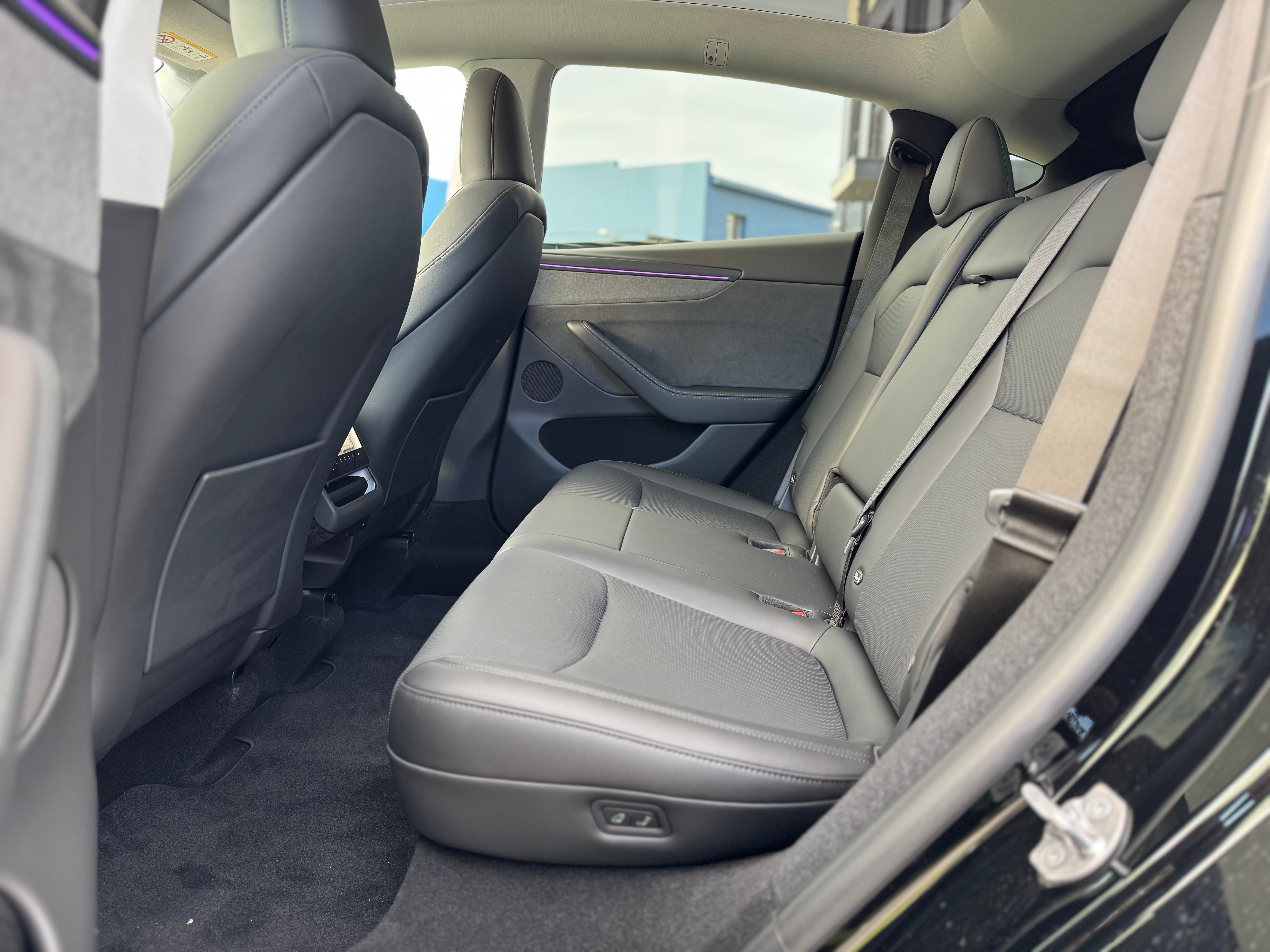 Tesla Model Y Long Range AWD 2025