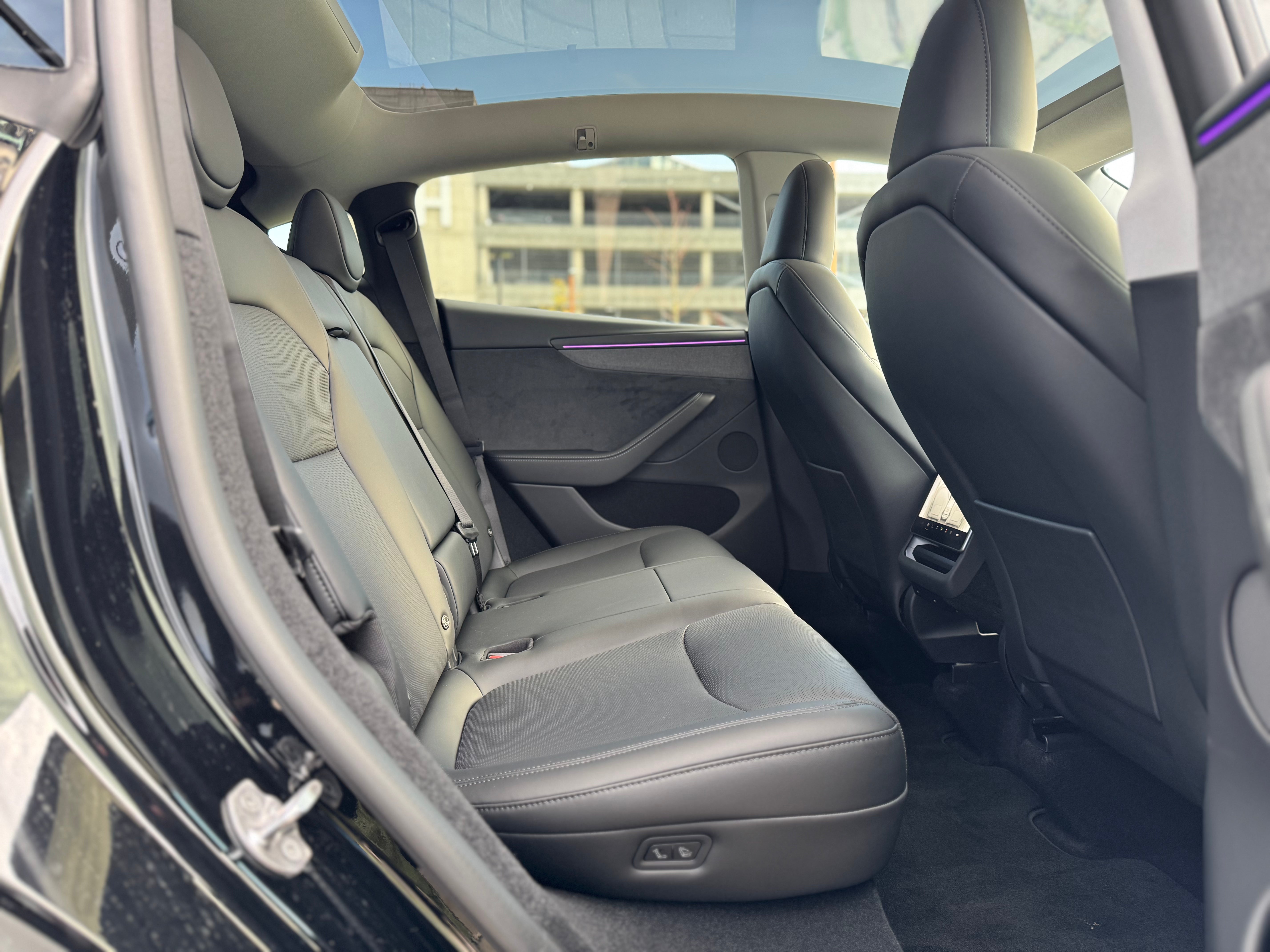 Tesla Model Y Long Range AWD 2025