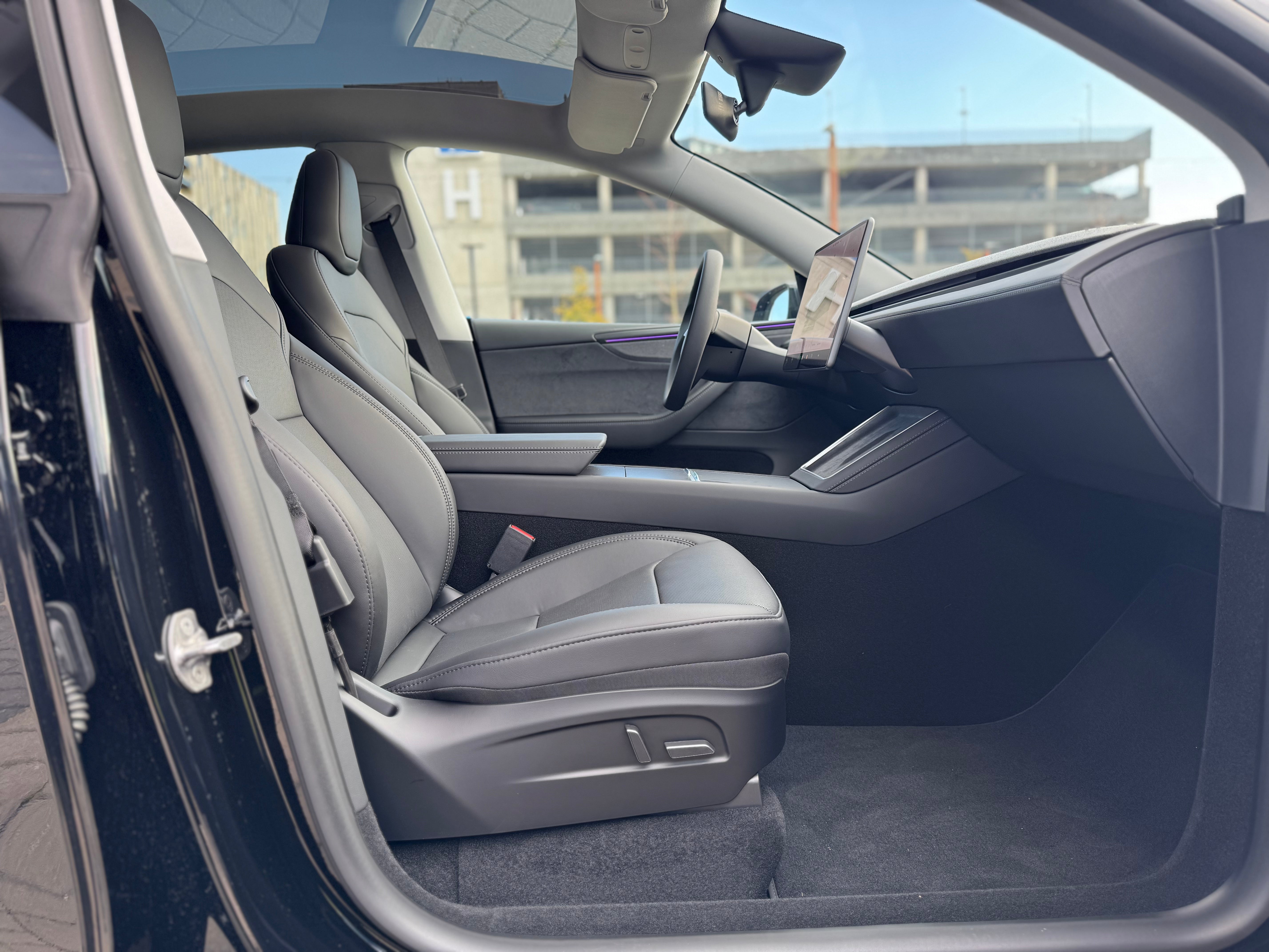 Tesla Model Y Long Range AWD 2025